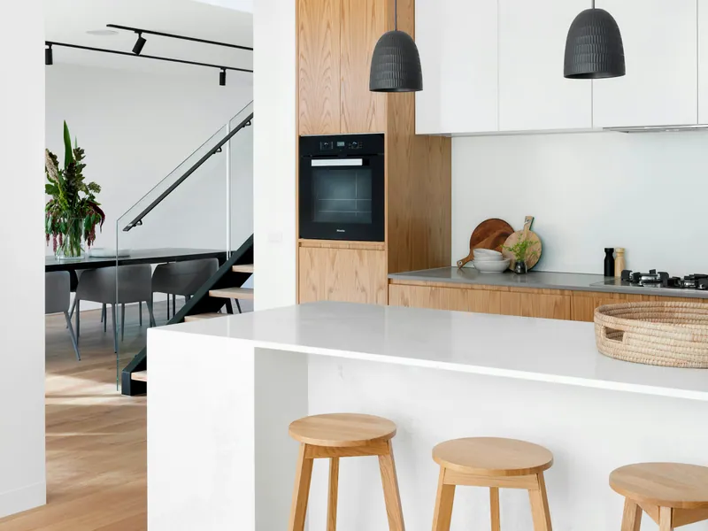 Bếp mở phong cách tối giản